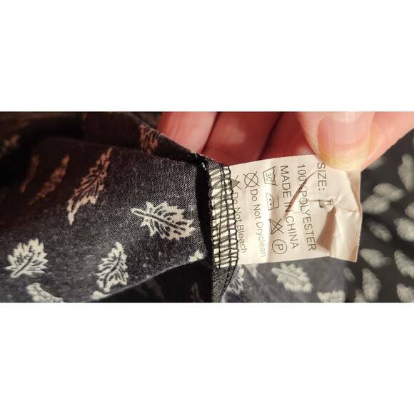 Sweet Miss floor length boho style dress.  Size L, Embroidery - Picture 11 of 11